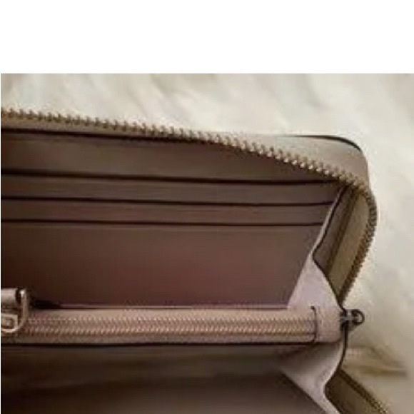 Beautiful Kate spade adorable wallet - Picture 8 of 9